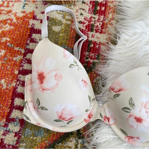 PINK Victoria’s Secret lightly lined wear everywhere t-shirt bra size 32DD - Picture 2 of 6